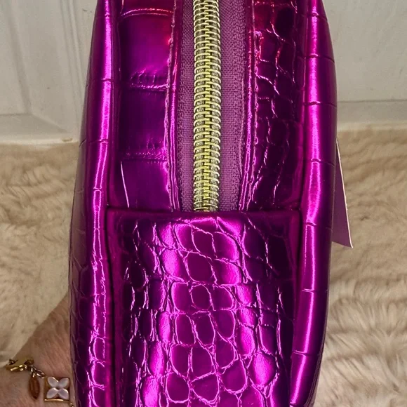 🌷SOLD🌷ED HARDY CROCODILE EMBOSSED PINK BAG - Picture 9 of 14